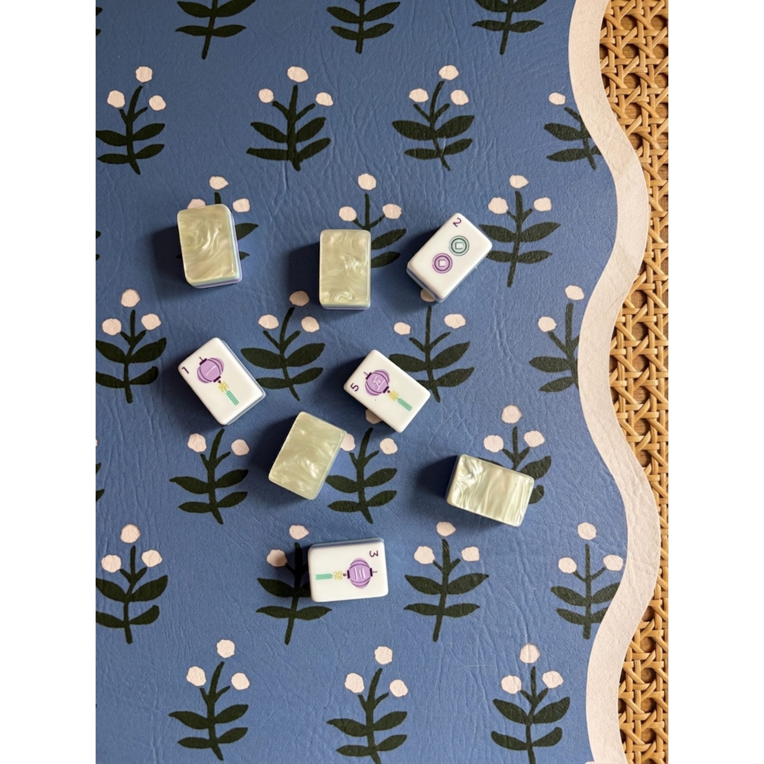 Indigo Bloom Scallop Leatherette Mahjong Mat