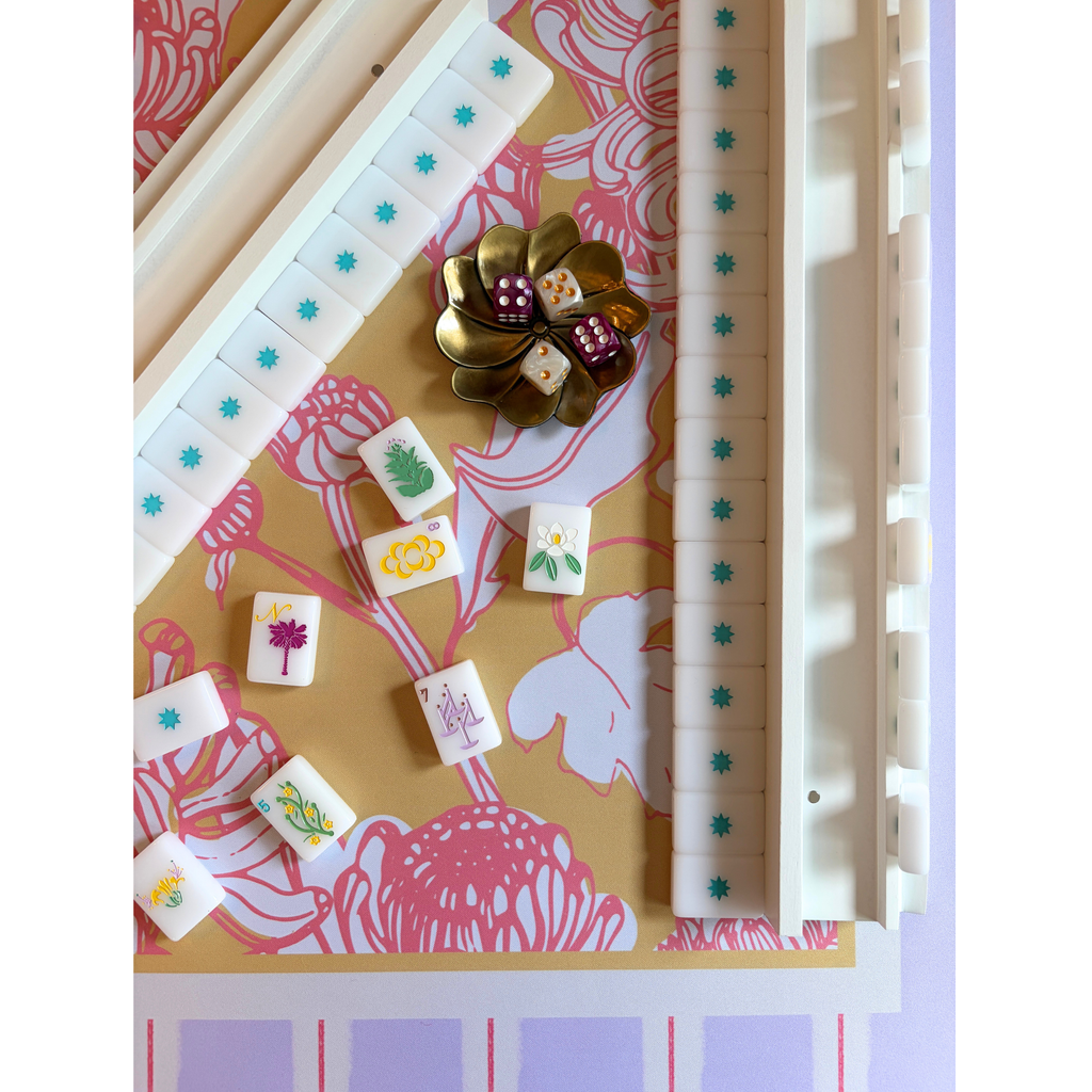 Camellia Cottage mahjong mat close-up of stitched edge and non-slip backing