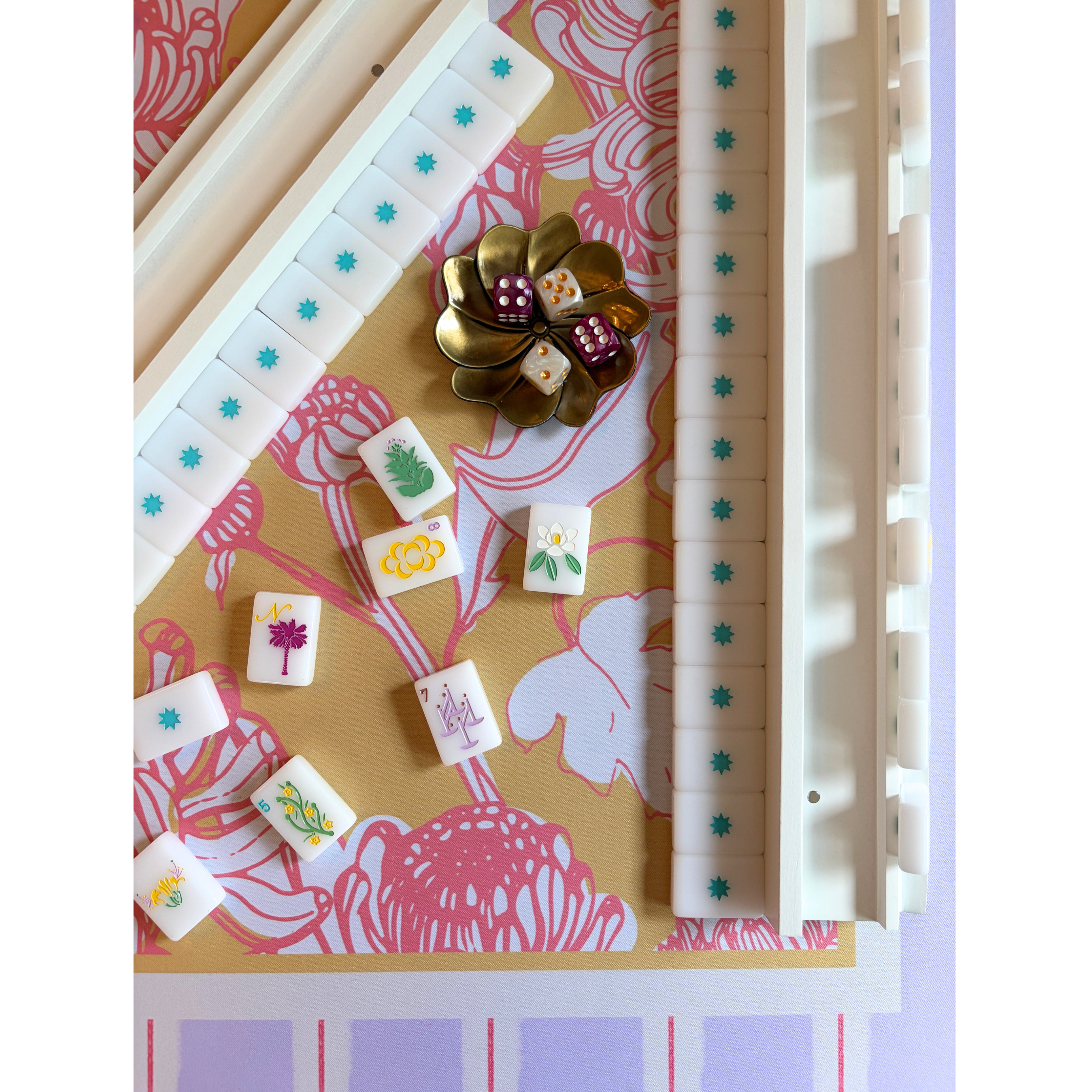 Camellia Cottage mahjong mat close-up of stitched edge and non-slip backing